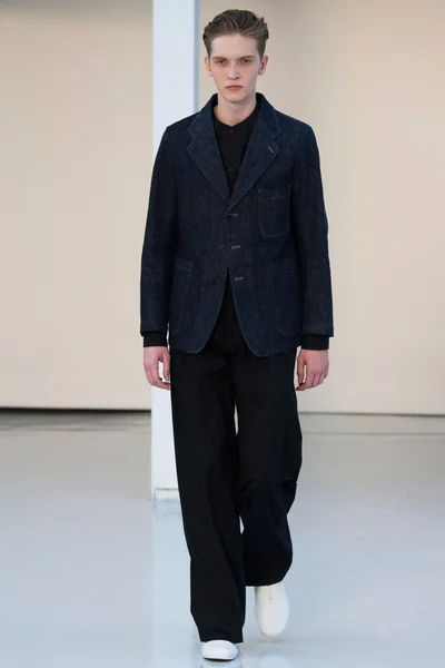 Look 25